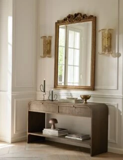 Luminous Living -Luminous Living Lulu and Georgia 12 SuzetteVignette HolidayVersion 1703 Site Crop Lifestyle 626ddf0b 6c8d 4e8d 8f82 9bfc072efd2e