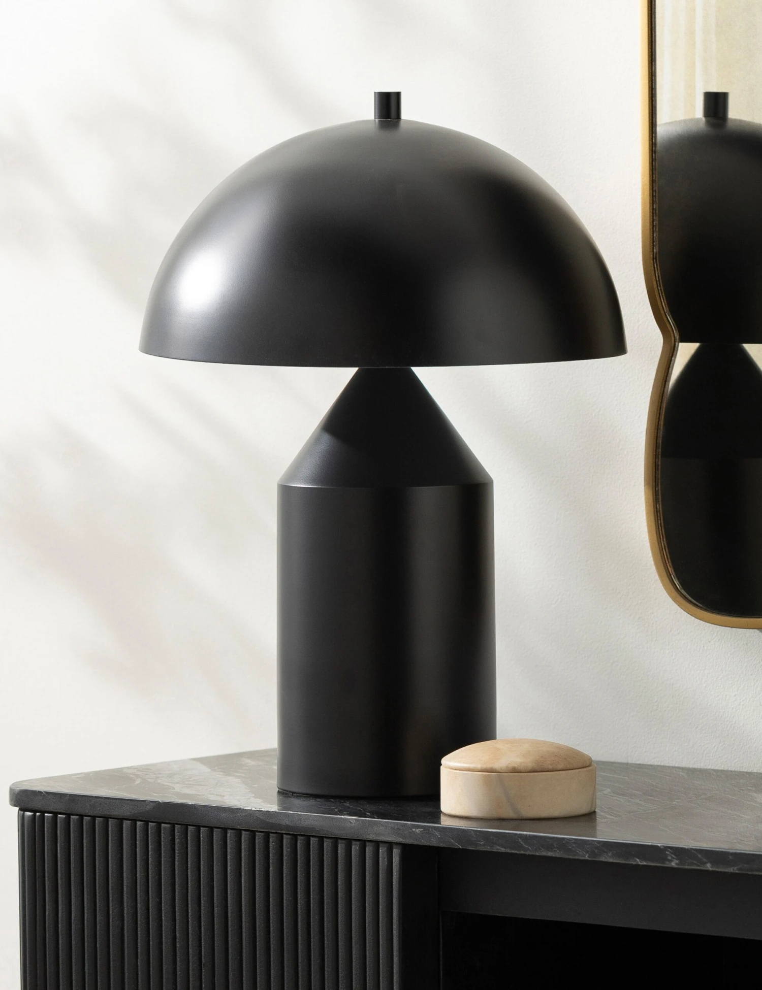 Ezri Table Lamp 5 Ezri Table Lamp - Image 3